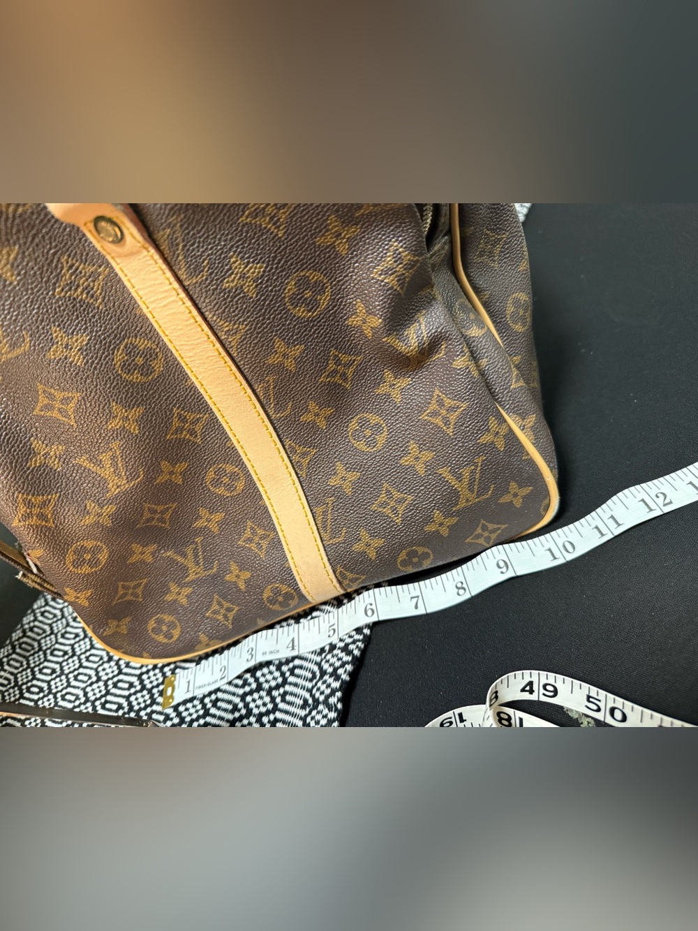 Louis Vuitton Monogram Duffel in Brown with Tan Trim. - Picture 5 of 16
